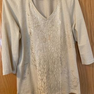 Zenergy by Chico stunning v neck top